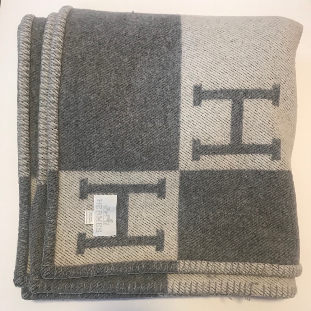 Authentic Hermès Avalon blanket (grey/white)